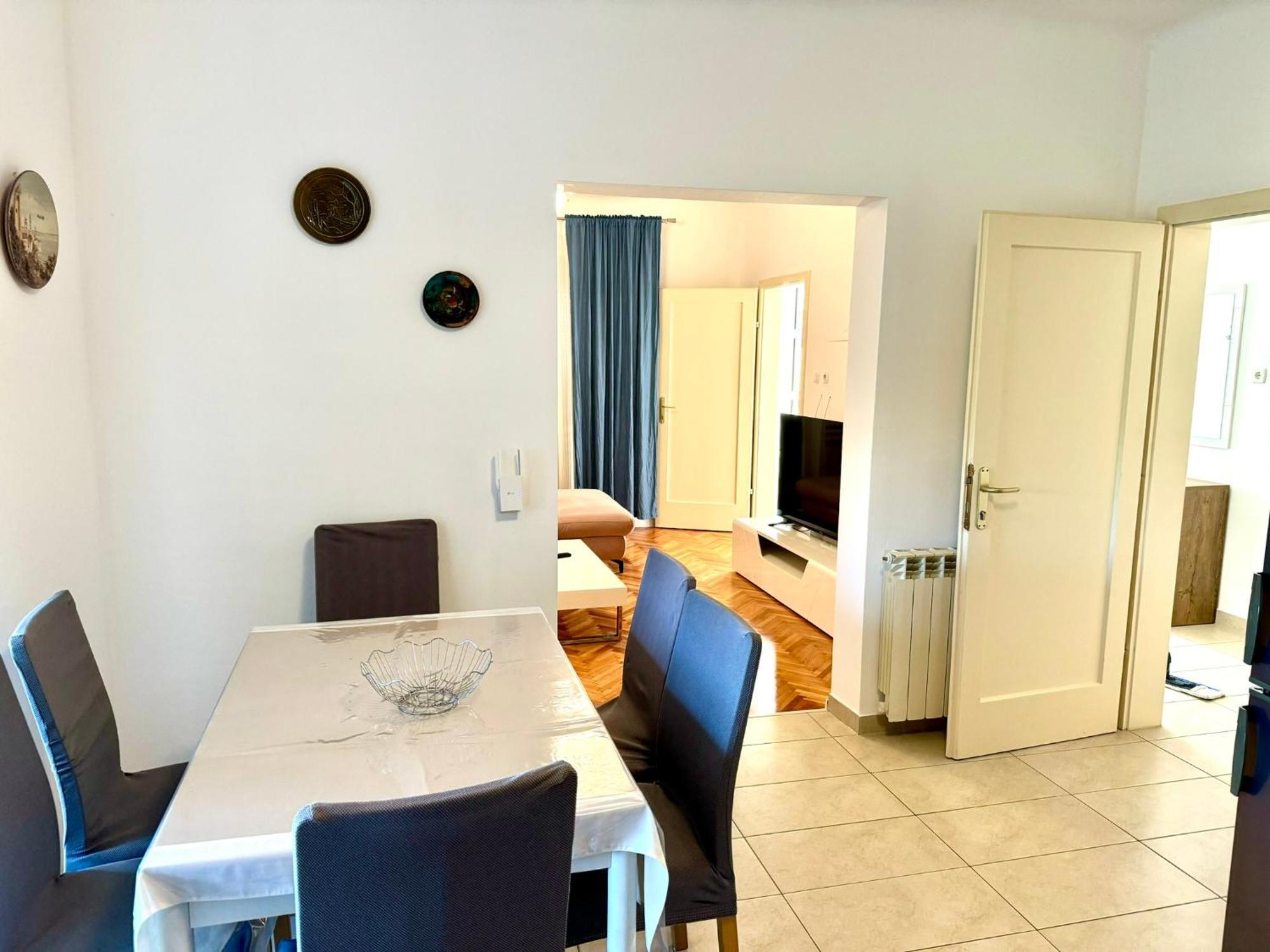 Apartments Mikelic Kampor Buitenkant foto